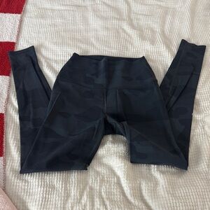 ALO Dark Camo Leggings